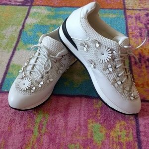 Sofree embellishment jewels sneakers size 8 white